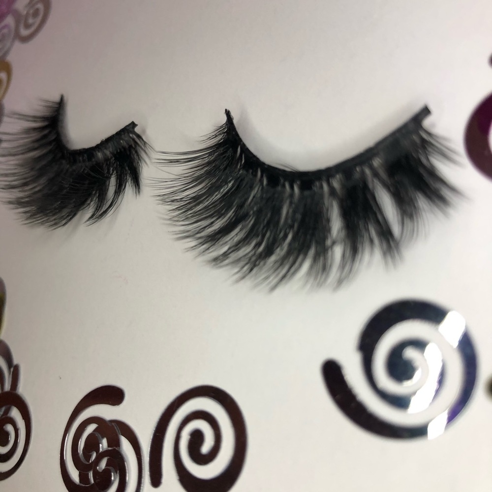 3D LASHES “COCOA” 💗 - Picture 4 of 4